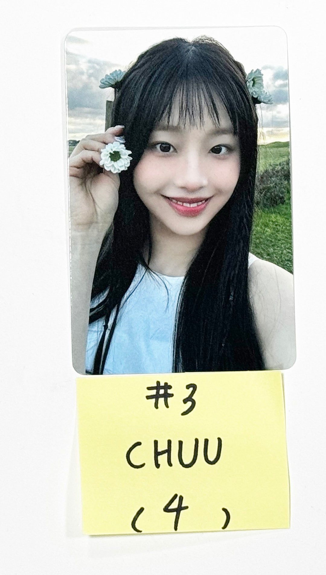 CHUU "Strawberry Rush" - Official Photocard [24.6.28] - HALLYUSUPERSTORE