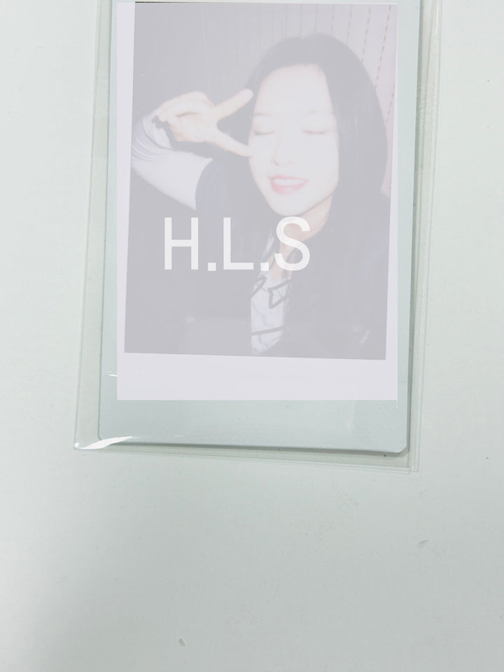 Loossemble "One of a Kind" - Hand Autographed(Signed) Polaroid [24.7.1] - HALLYUSUPERSTORE