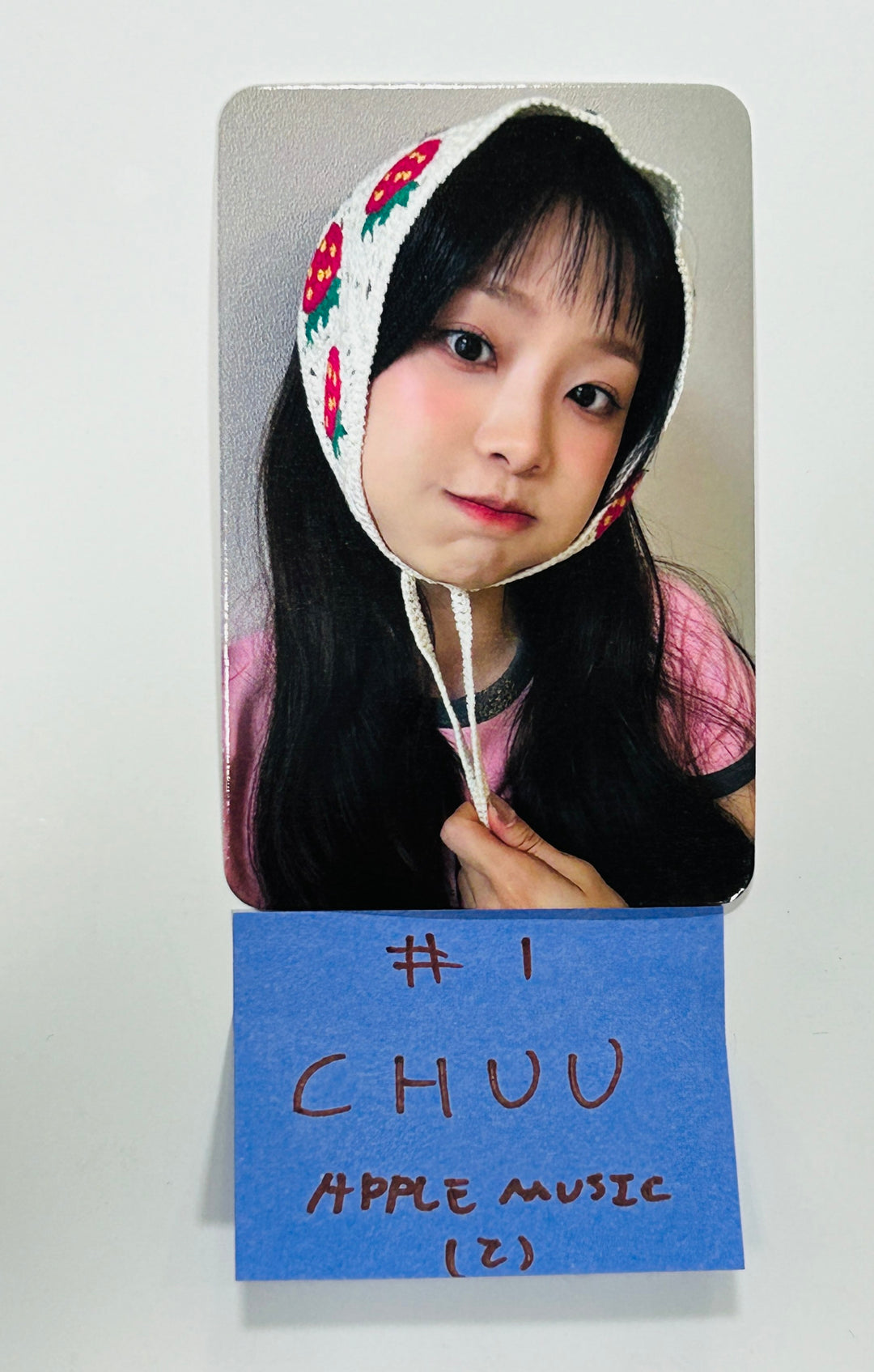 CHUU "Strawberry Rush" - Apple Music Fansign Event Photocard [24.7.1] - HALLYUSUPERSTORE