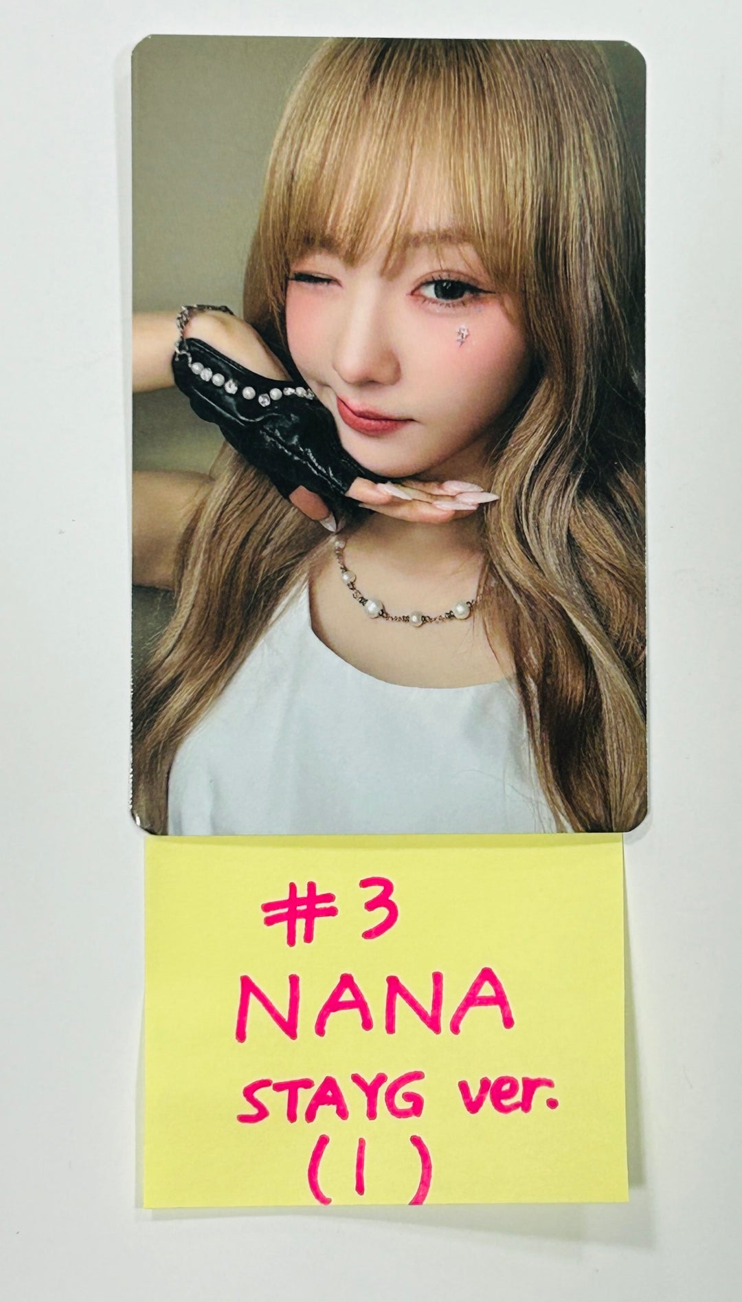 Wooah "Unframed" - Official Photocard [StayG Ver.] [24.7.1] - HALLYUSUPERSTORE