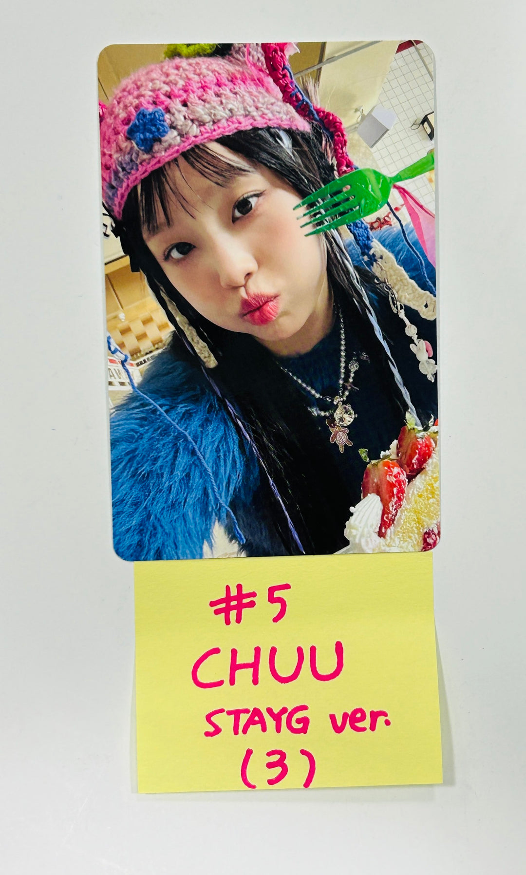 CHUU "Strawberry Rush" - Official Photocard (STAYG Album Ver.) [24.7.1] - HALLYUSUPERSTORE