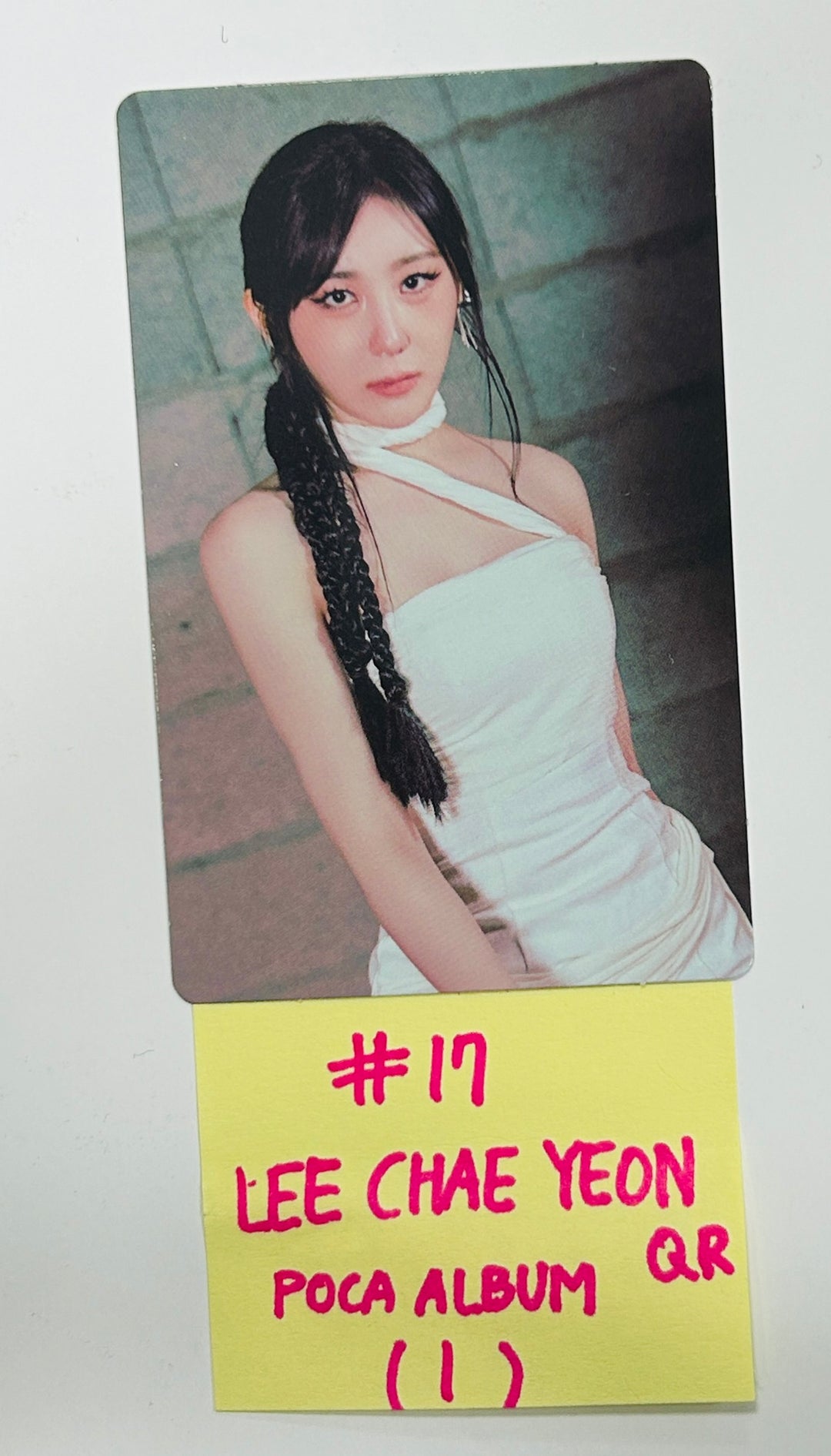 Lee Chae Yeon "SHOWDOWN" - Official Photocard [Standard &amp; Poca Album Ver.] [24.7.5] - HALLYUSUPERSTORE
