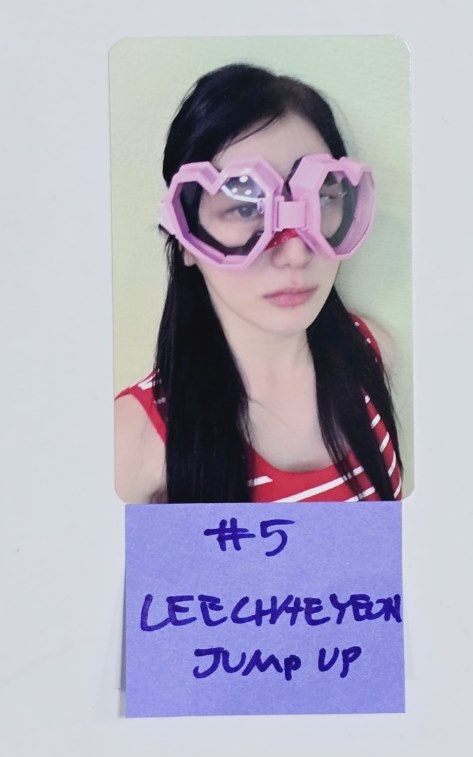 Lee Chae Yeon "SHOWDOWN" - Jump Up Fansign Event Photocard [24.7.15] - HALLYUSUPERSTORE