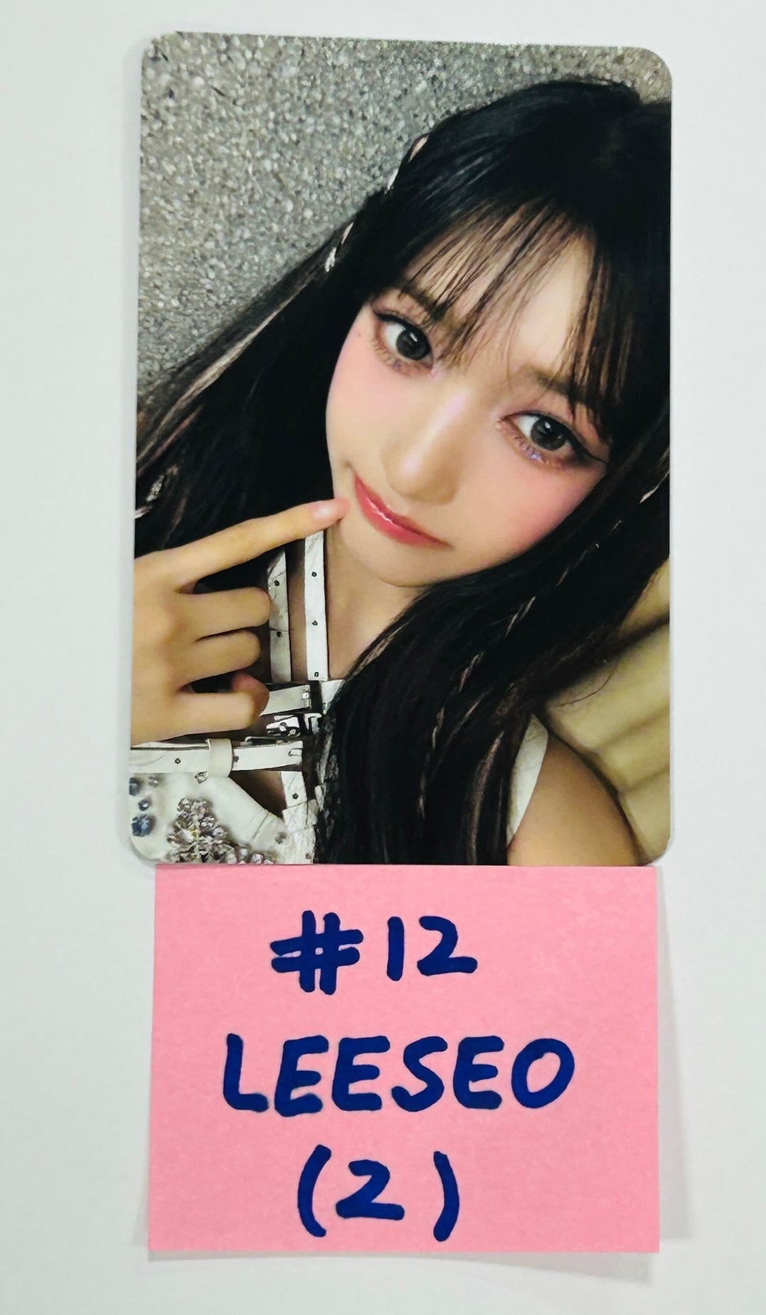 IVE THE 1ST WORLD TOUR ‘SHOW WHAT I HAVE’－ENCORE - Official Scratch Photocard [24.8.12] - HALLYUSUPERSTORE