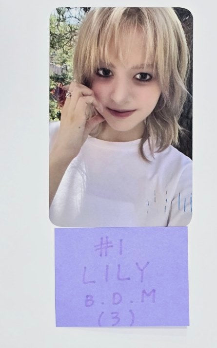 NMIXX "Fe3O4: STICK OUT" - Blue Dream Media Pre-Order Benefit Photocard [24.8.20] - HALLYUSUPERSTORE