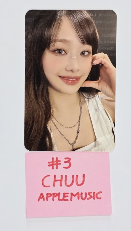 CHUU "Strawberry Rush" - Apple Music Fansign Event Photocard Round 2 (STAYG Album Ver.) [24.8.21] - HALLYUSUPERSTORE