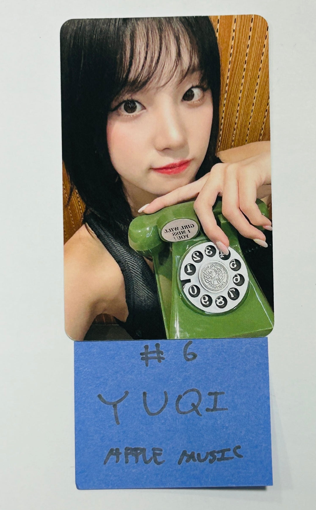 YUQI "YUQ1" - Apple Music Fansign Event Photocard [24.8.22] - HALLYUSUPERSTORE