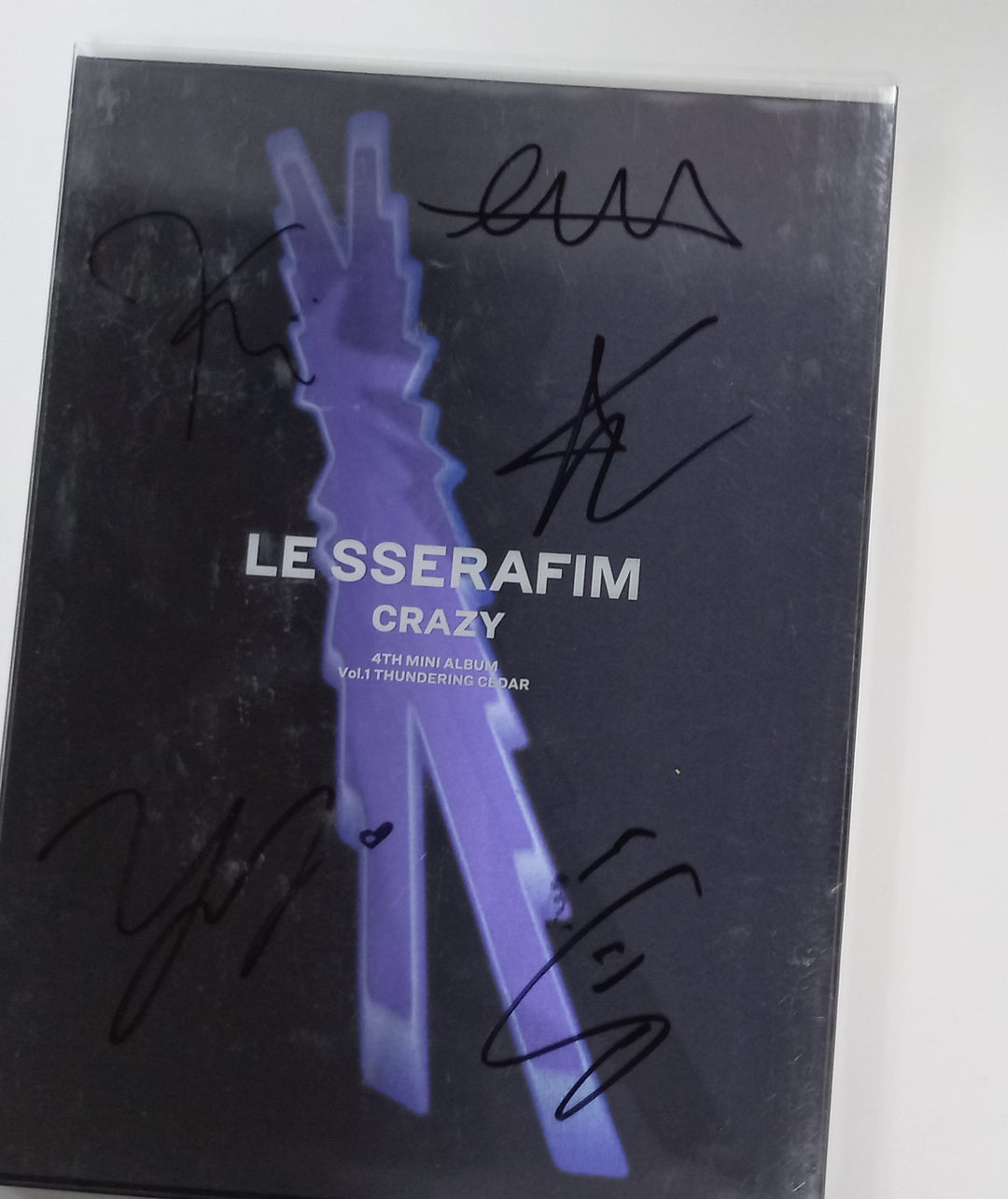 LE SSERAFIM "CRAZY" - Hand Autographed(Signed) Promo Album [24.9.9] - HALLYUSUPERSTORE