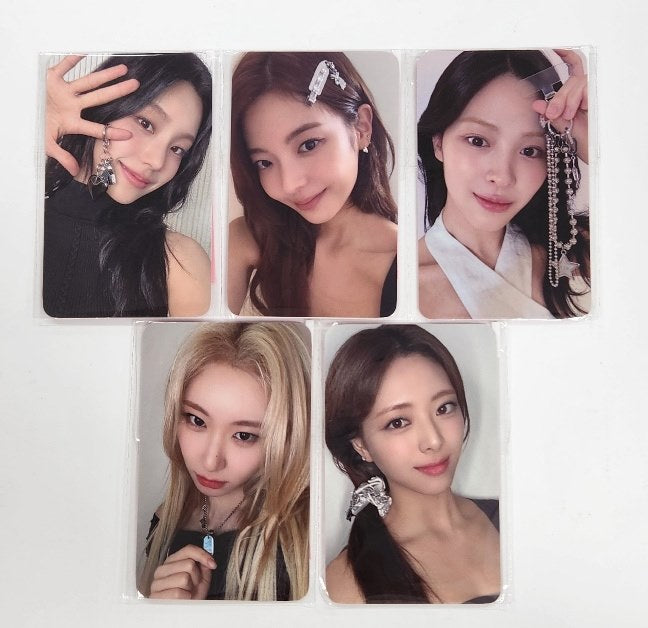 ITZY "Gold" - Pop-Up Store MD Photocard [SENTIMENTS] [24.10.16]