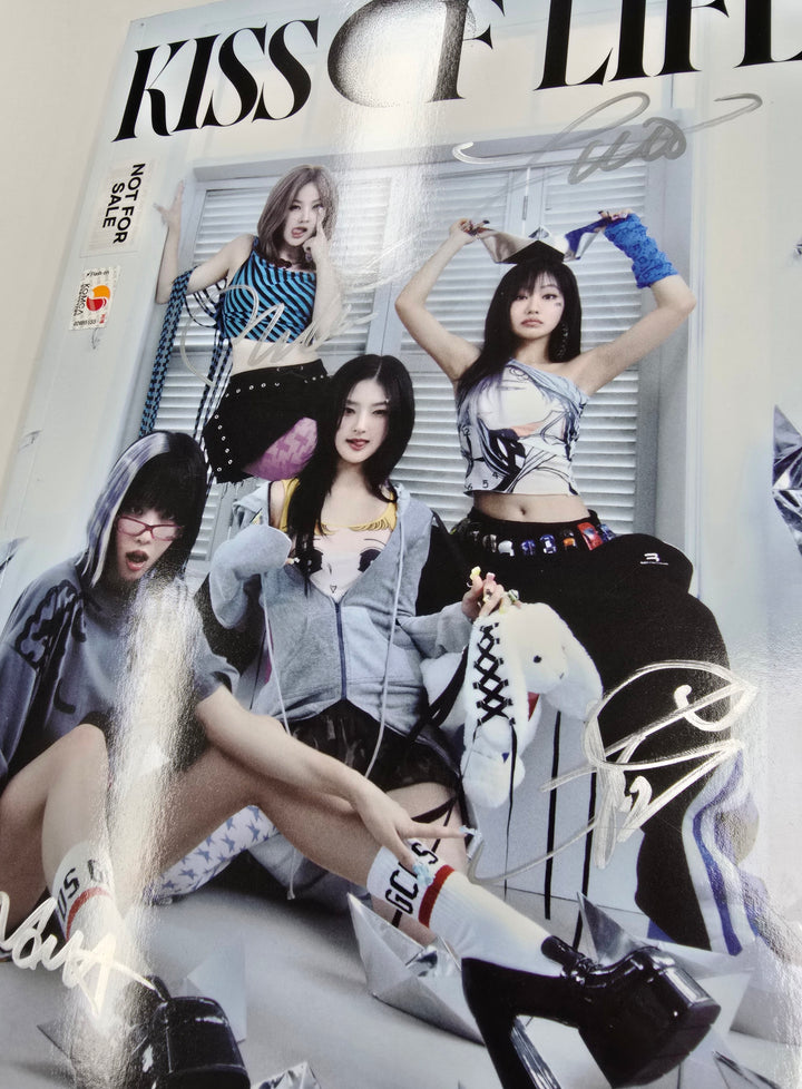 KISS OF LIFE "Midas Touch" &amp; "Lose Yourself" - Hand Autographed(Signed) Promo Album [24.10.18]
