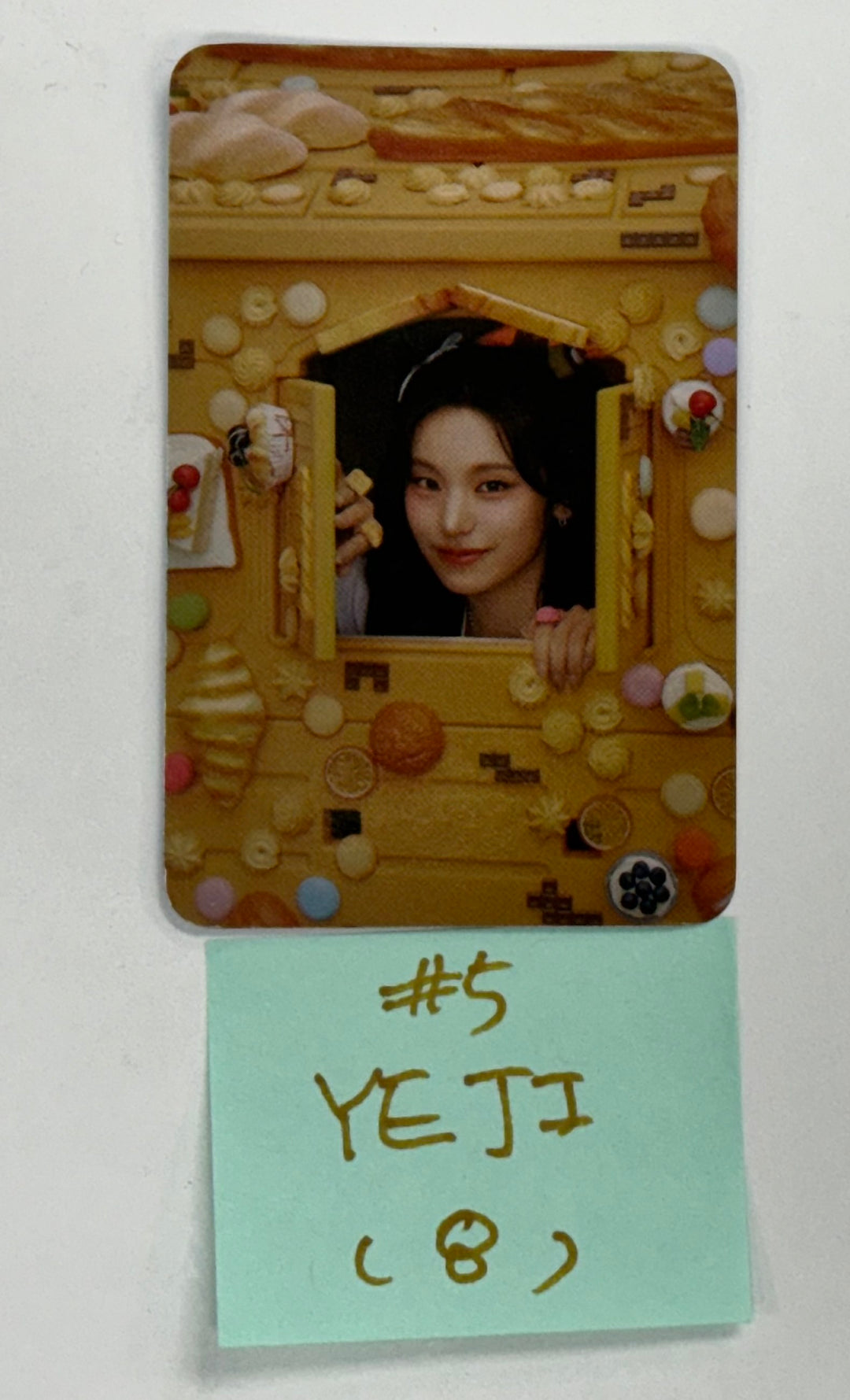 ITZY x TWINZY POP-UP STORE "믿지의 세포들" - Official Trading Photocard (1) [24.10.25]