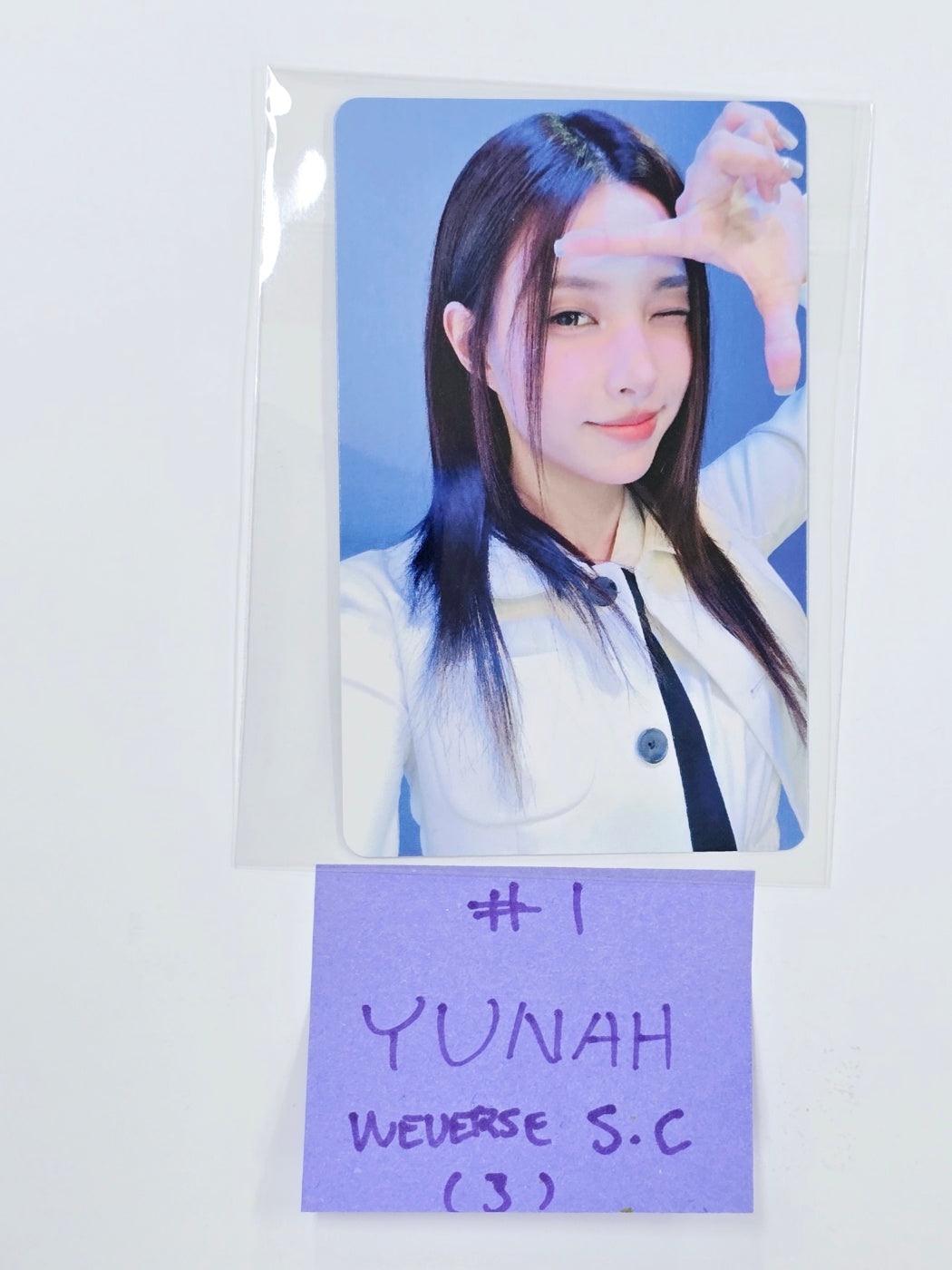 ILLIT "I’LL LIKE YOU" - Weverse Shop (Studio Choom) Gift Photocard [GLLIT Ver.] [24.10.28]