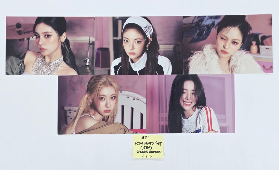 ITZY "Gold" - Official Photocard, Coin Photocard [Special Edition] [24.10.31]