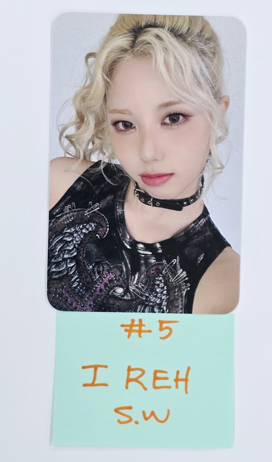 PURPLE KISS "HEADWAY" - Soundwave Fansign Event Photocard Round 3 [24.11.25]