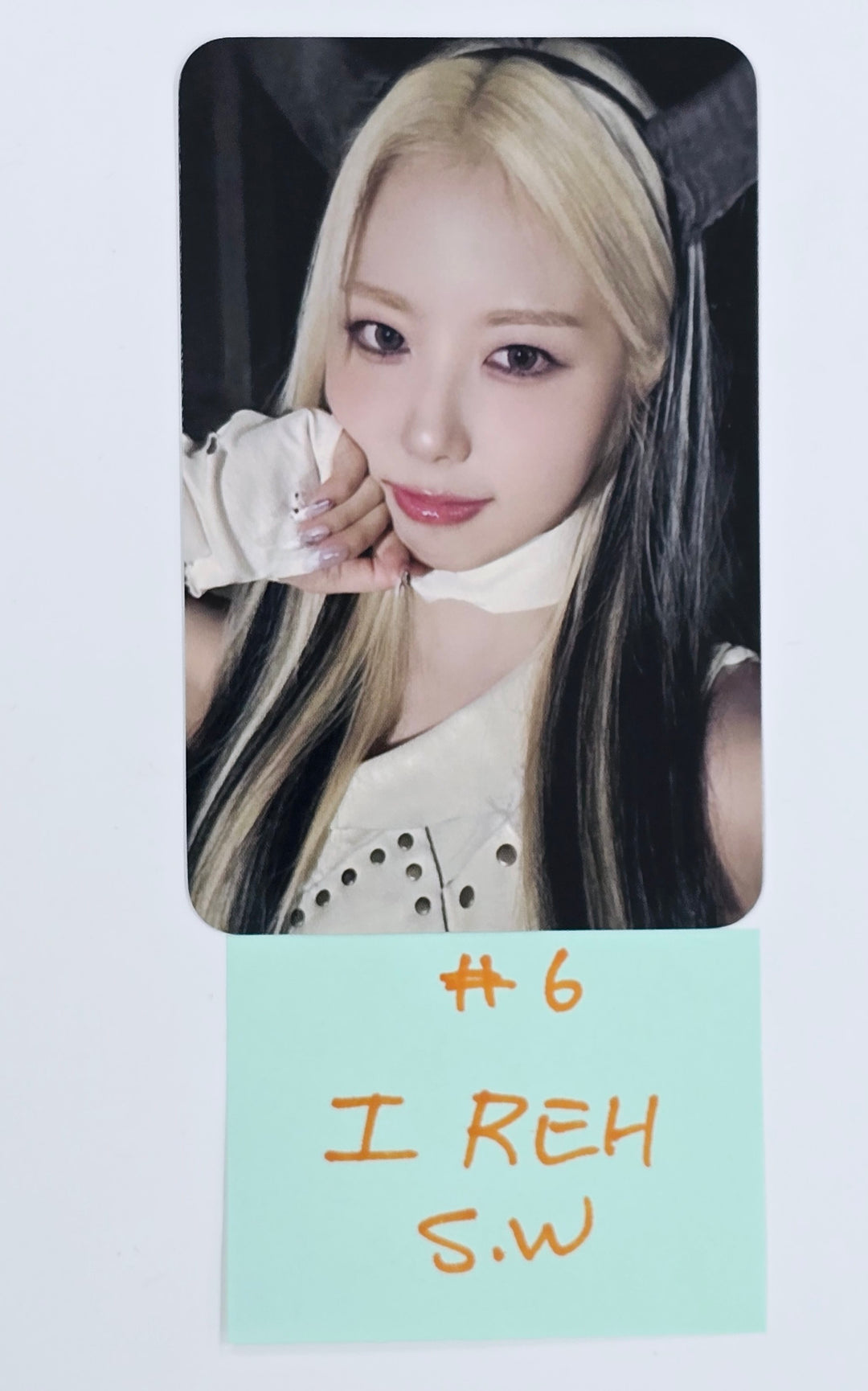 PURPLE KISS "HEADWAY" - Soundwave Fansign Event Photocard Round 3 [24.11.25]