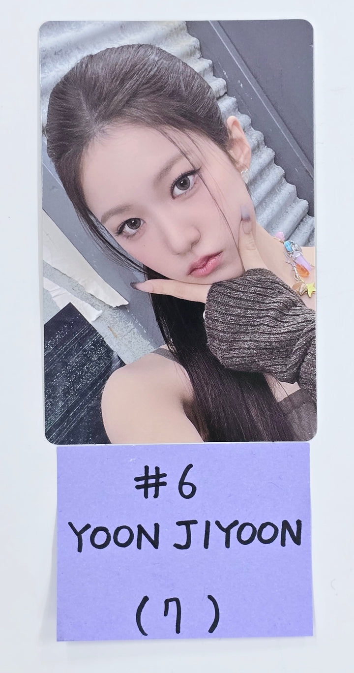 IZNA "N/a" - Official Trading Photocard (Restocked) [24.11.26]
