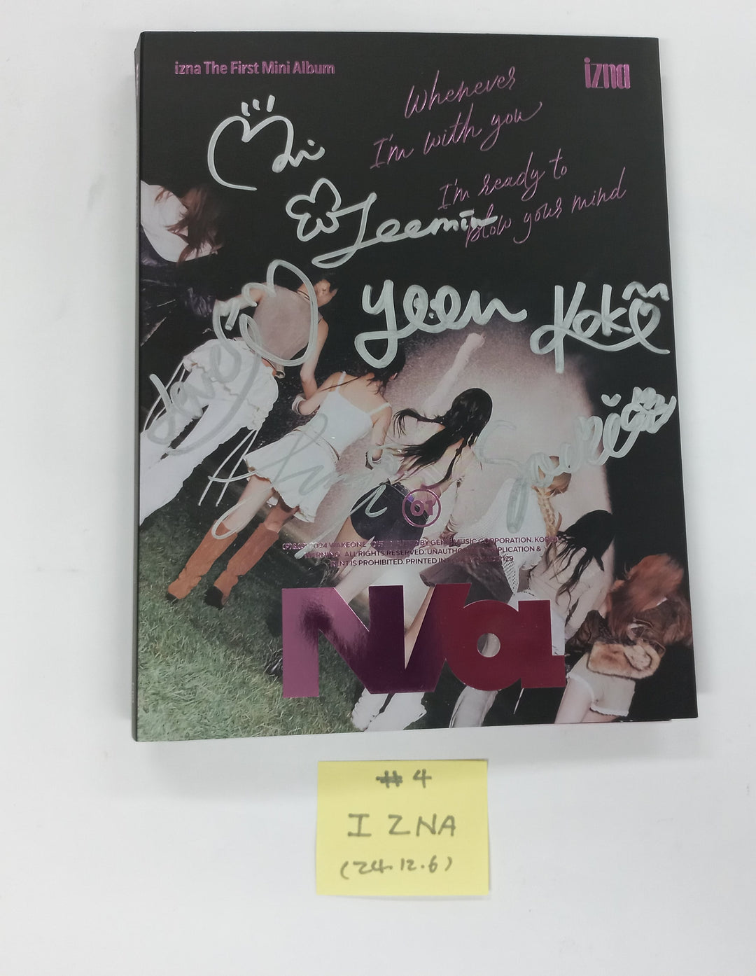IZNA "N/a" - Hand Autographed(Signed) Promo Album [24.12.6]