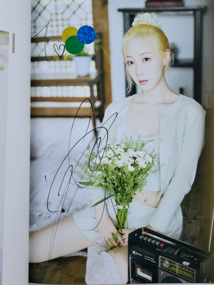 DreamCatcher 2025 SEASON’S - Hand Autograhped(Signed) Photobook + Season&