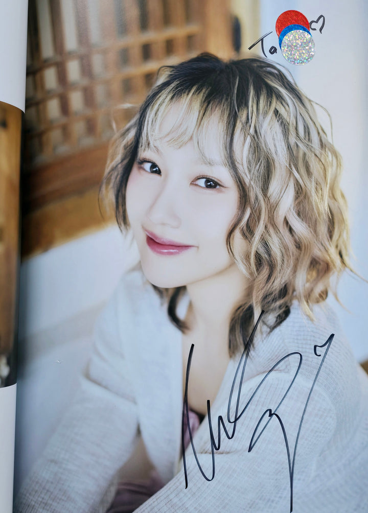 DreamCatcher 2025 SEASON’S - Hand Autograhped(Signed) Photobook + Season&