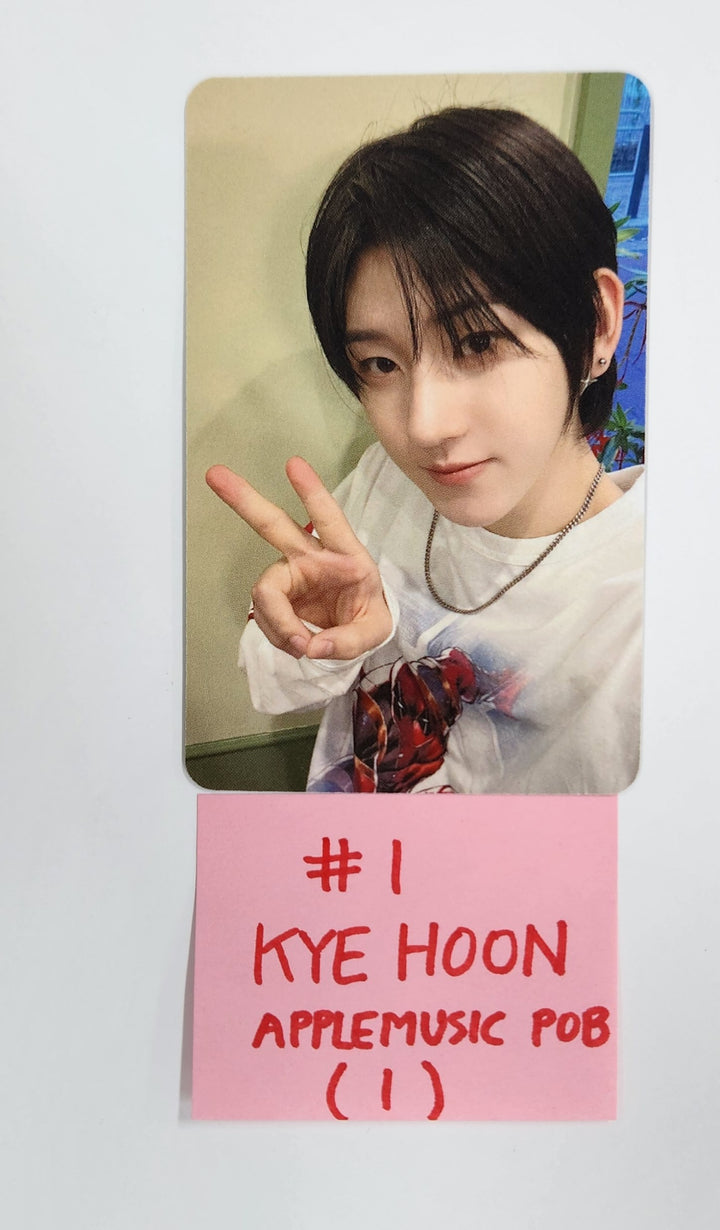 KickFlip "Flip it, Kick it!" - Apple Music Pre-Order Benefit Photocard [Look Book Ver.] [25.1.22]