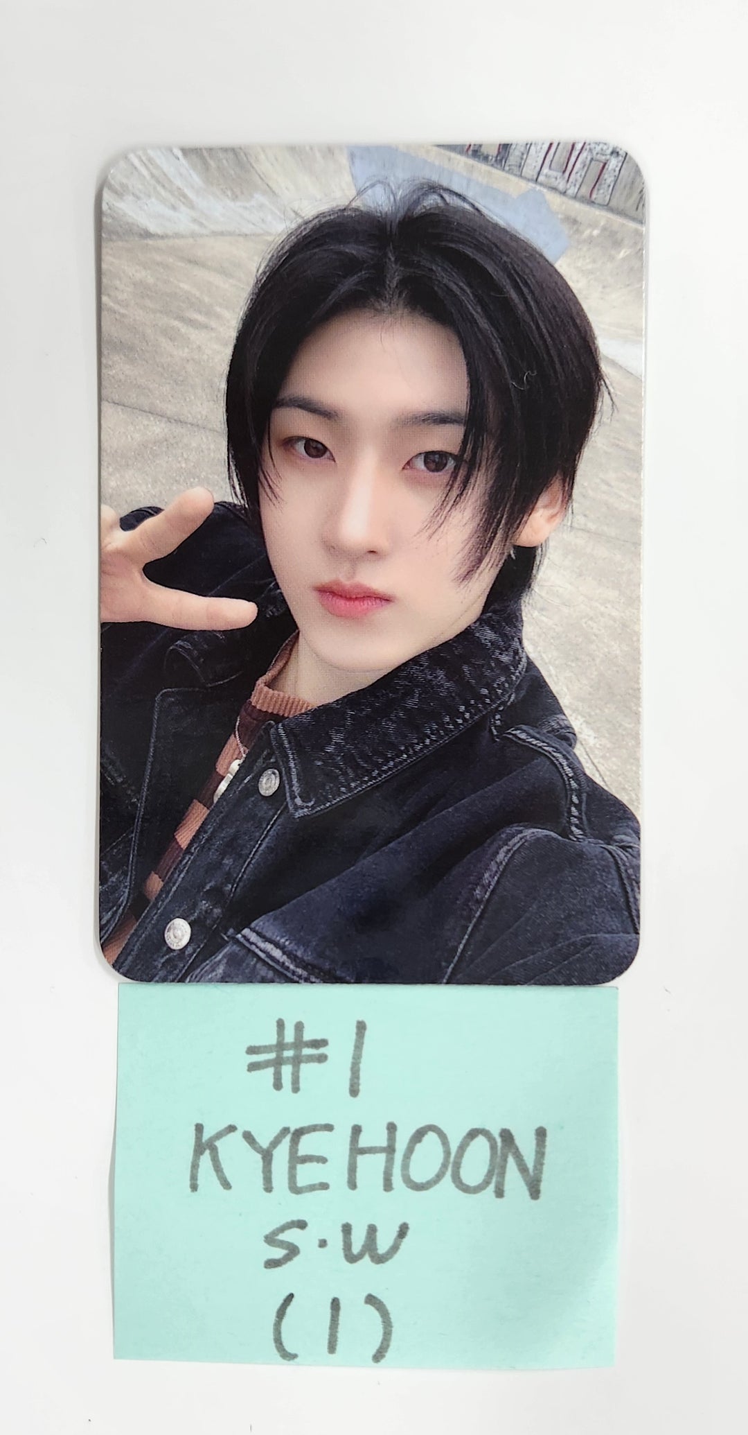 KickFlip "Flip it, Kick it!" - Soundwave Pre-Order Benefit Photocard [25.1.23]