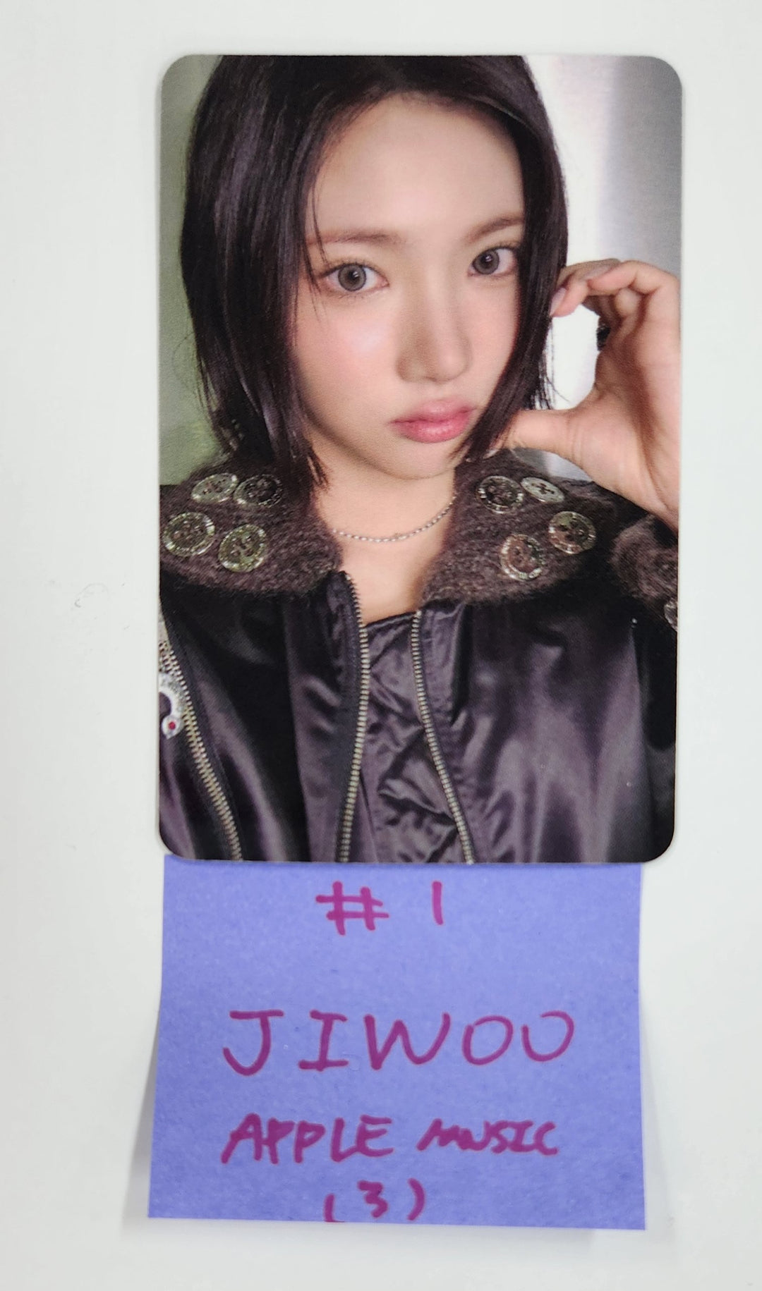 Hearts2Hearts "The Chase" - Apple Music Pre-Order Benefit Photocard [25.2.26]
