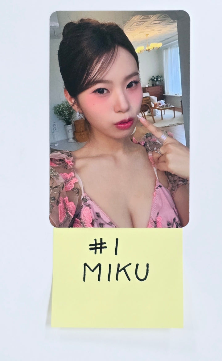 I:MOND "Under My" - Official Photocard [25.2.27]