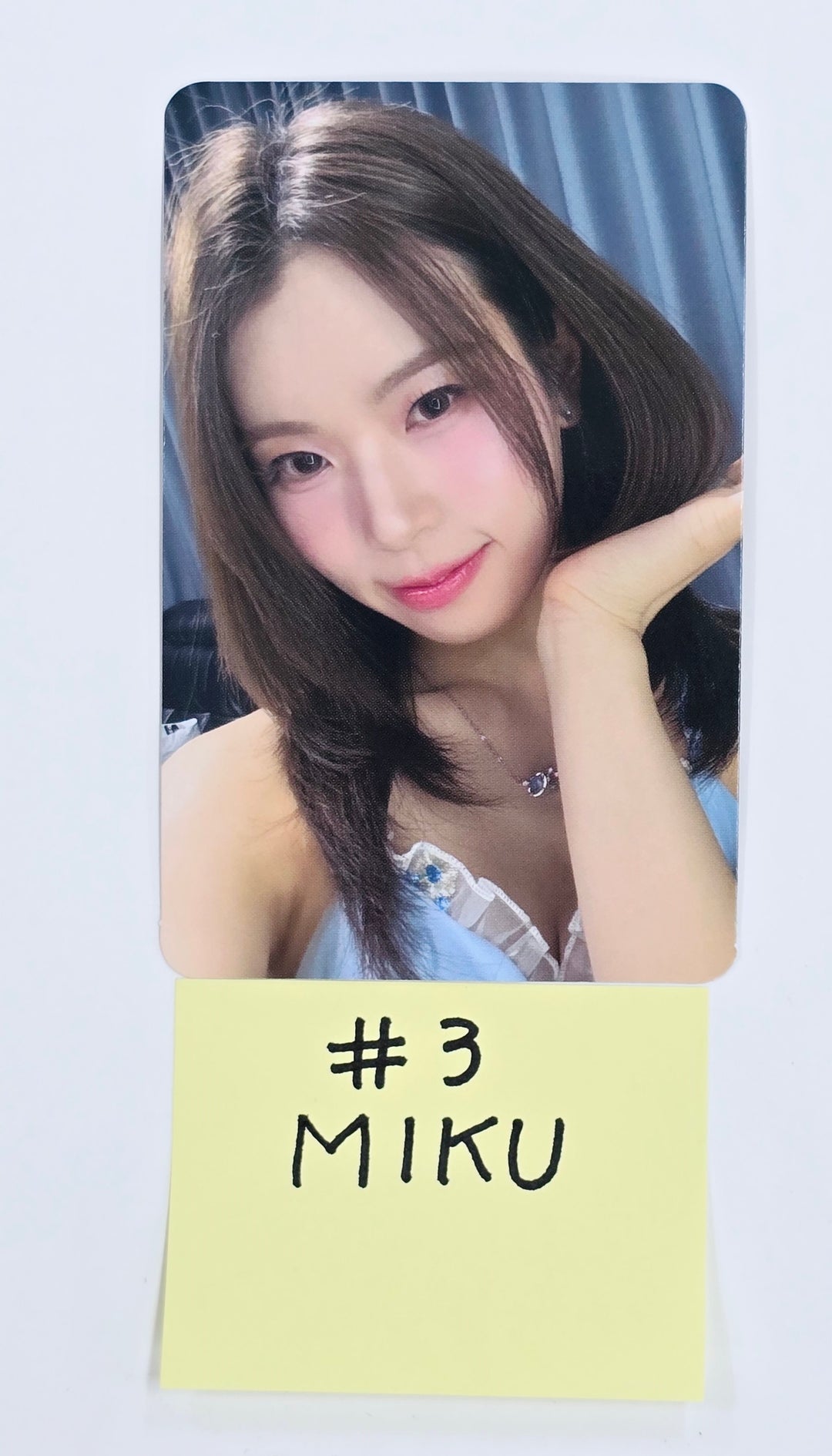 I:MOND "Under My" - Official Photocard [25.2.27]