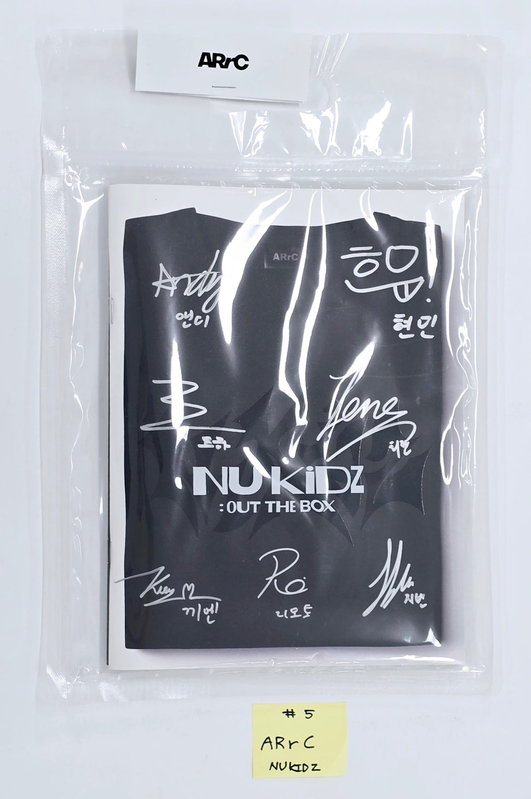 ZEROBASEONE "BLUE PARADISE" &amp; "CINEMA PARADISE", Hearts2Hearts "The Chase", ARrC "nu kidz: out the box", RESCENE "Glow Up", ONF "ONF:MY IDENTITY", NouerA "Chapter: New is Now" - Hand Autographed(Signed) Promo Album [25.2.28] (Restocked 3/4)