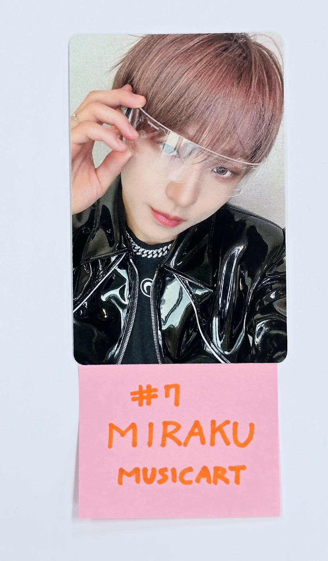 NouerA "Chapter: New is Now" - Music Art Pre-Order Benefit Photocard [25.3.5]