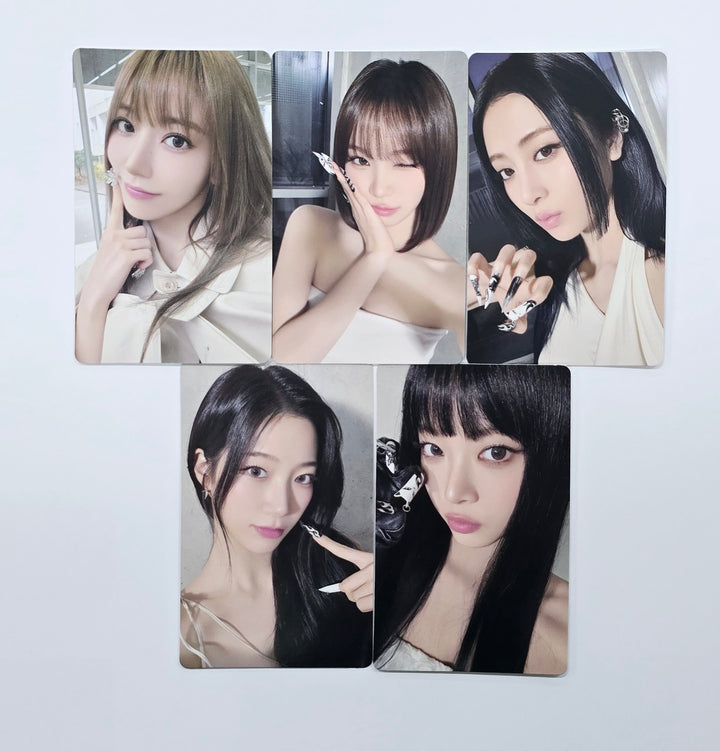 Le Sserafim "Hot" - Weverse Shop Special Gift Photocard (Restocked) [25.3.18]