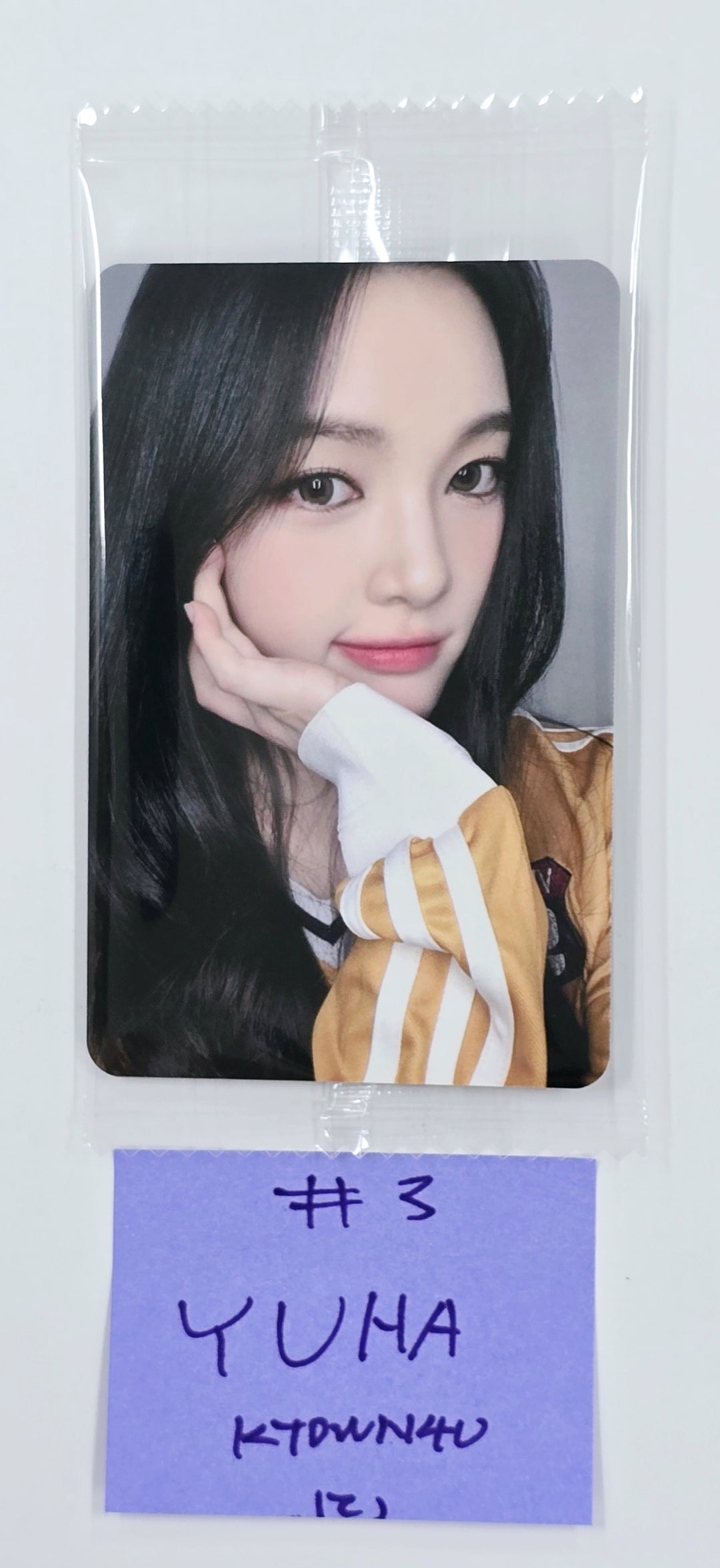 Hearts2Hearts "The Chase" - Ktown4U Fansign Event Photocard [25.3.20]