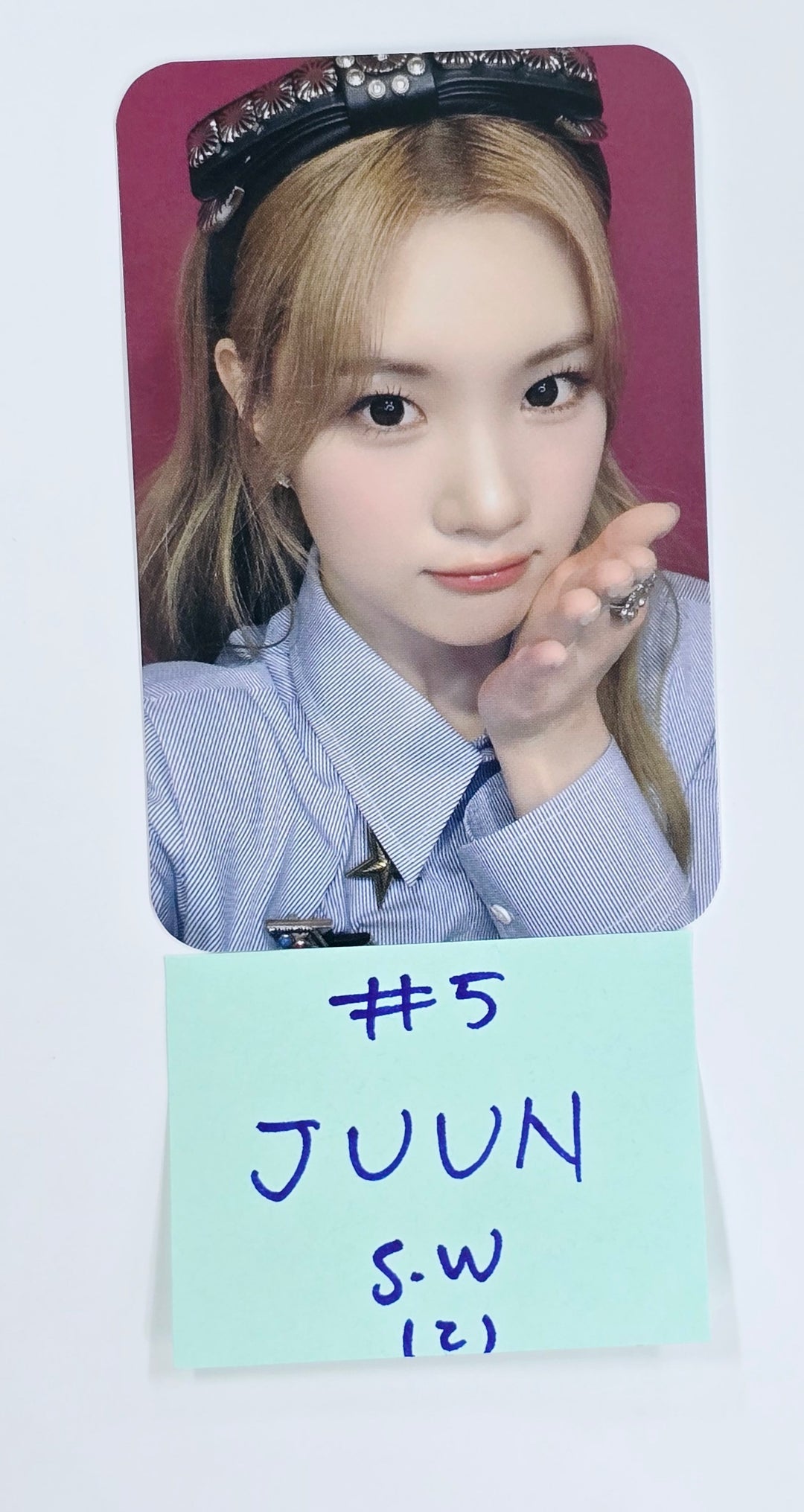 Hearts2Hearts "The Chase" - Soundwave Fansign Event Photocard [25.3.24]