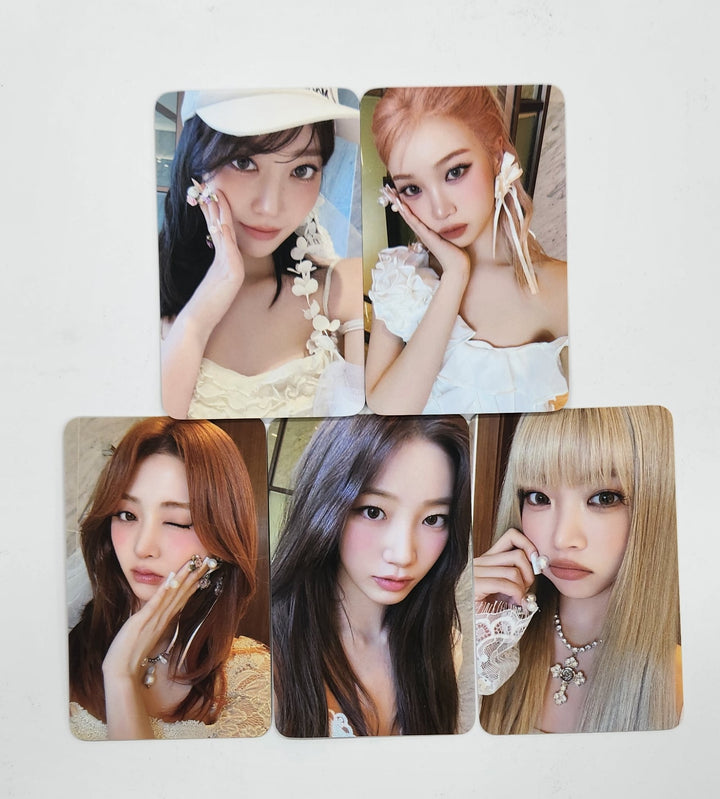 Le Sserafim "Hot" - Weverse Shop (YouTube) Gift Photocard [Compact Ver.] [25.3.25]