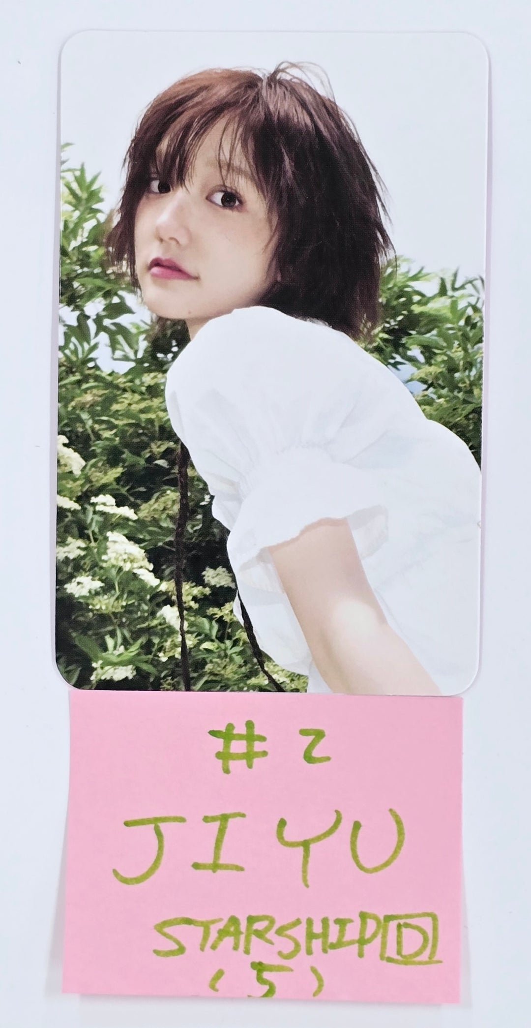 KiiiKiii "UNCUT GEM" - Starship Pre-Order Benefit Photocard [DIGGING Ver.] [25.3.25]