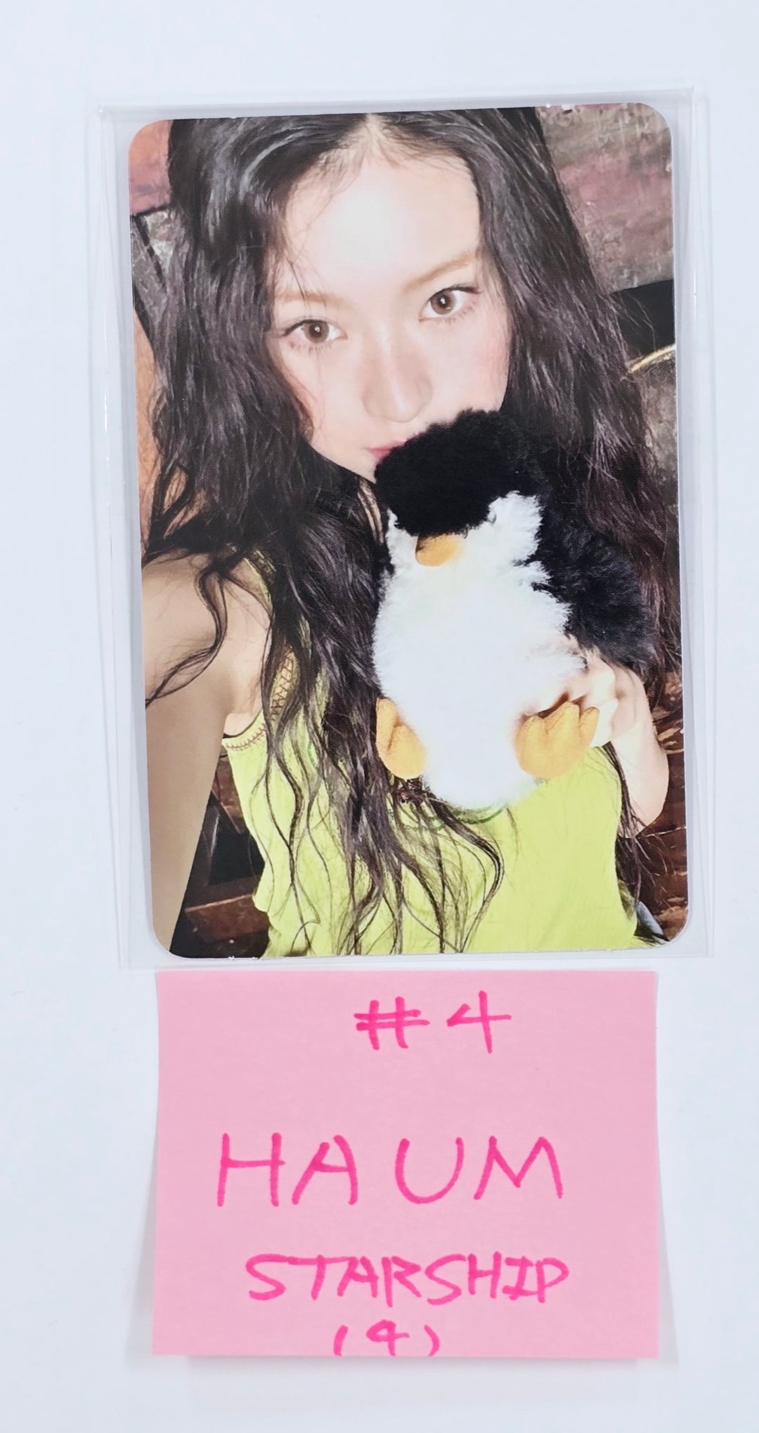 KiiiKiii "UNCUT GEM" - Starship Pre-Order Benefit Photocard (Restocked) [25.3.25]