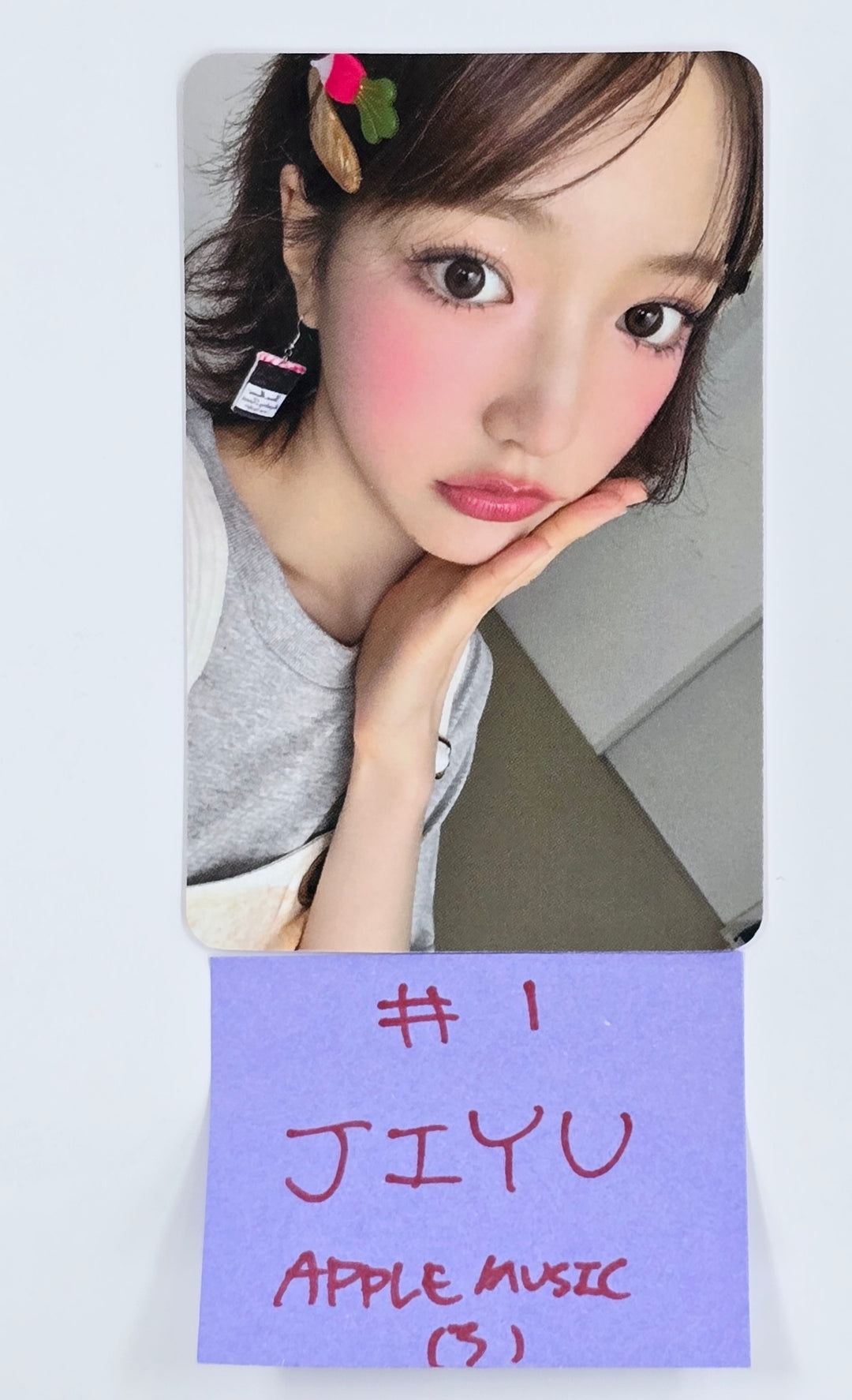KiiiKiii "UNCUT GEM" - Apple Music Pre-Order Benefit Photocard [DIGGING Ver.] [25.3.26]
