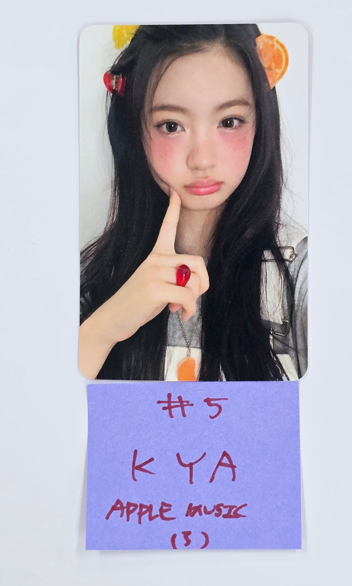 KiiiKiii "UNCUT GEM" - Apple Music Pre-Order Benefit Photocard [DIGGING Ver.] [25.3.26]