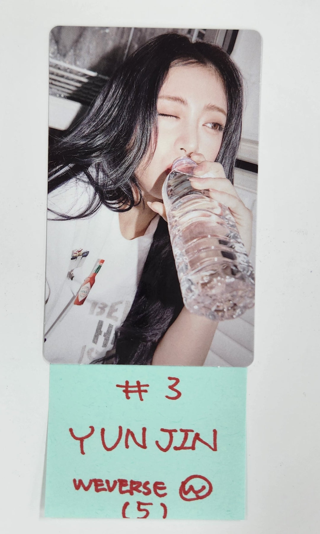 Le Sserafim "Hot" - Weverse Shop Pre-Order Benefit Photocard [Weverse Album Ver.] [25.3.27]