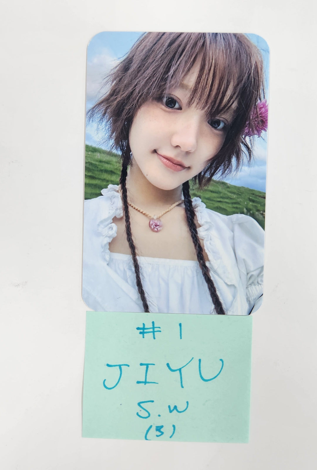KiiiKiii "UNCUT GEM" - Soundwave Pre-Order Benefit Photocard [DIGGING Ver.] [25.3.27]