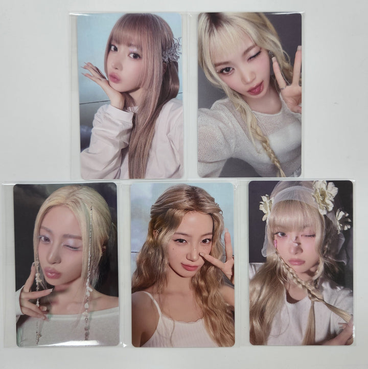 Le Sserafim "Hot" - Weverse Shop Fansign Event Photocard [Compact Ver.] [25.3.28]