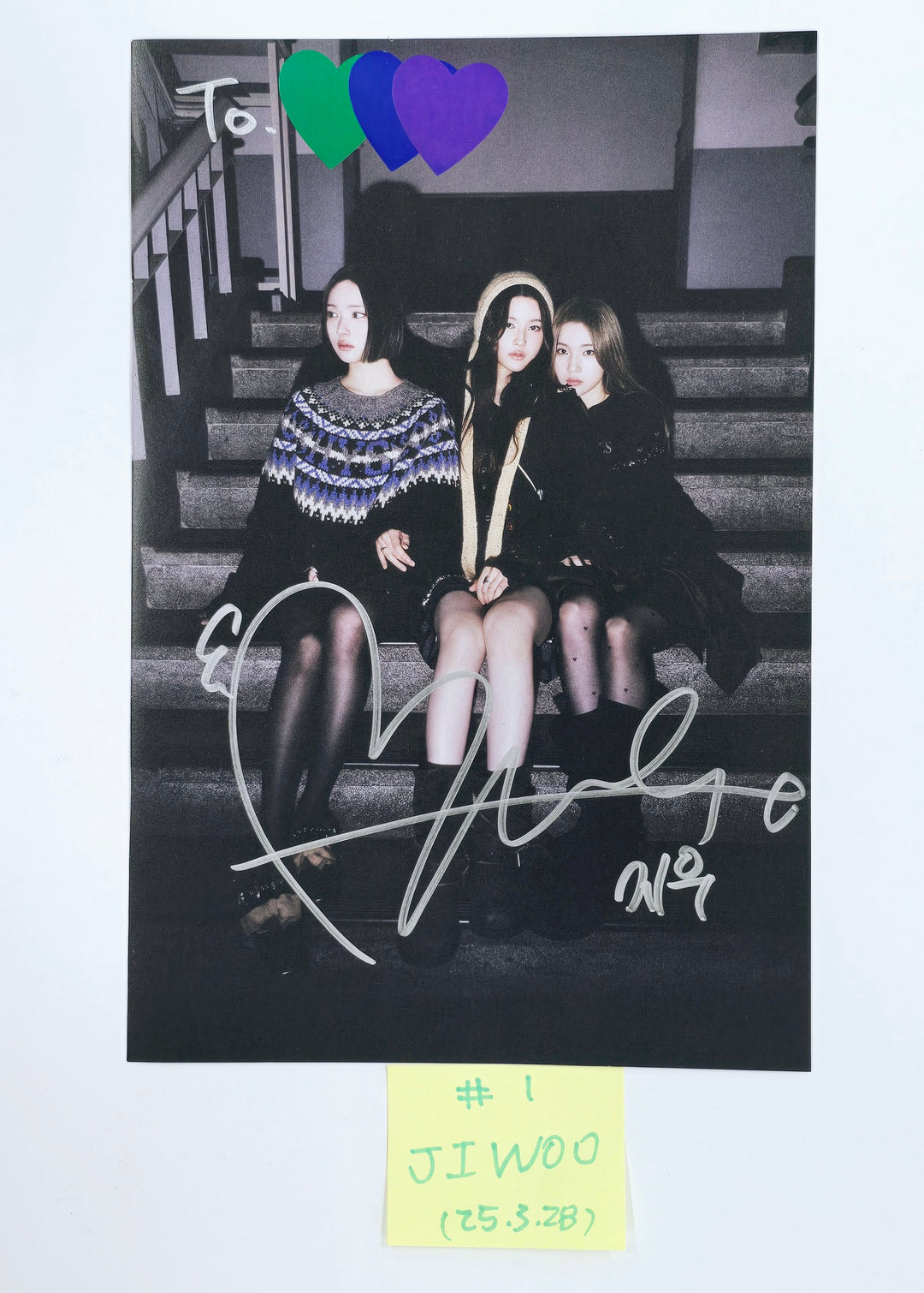 Hearts2Hearts "The Chase" - A Cut Page From Fansign Event Album [25.3.28]