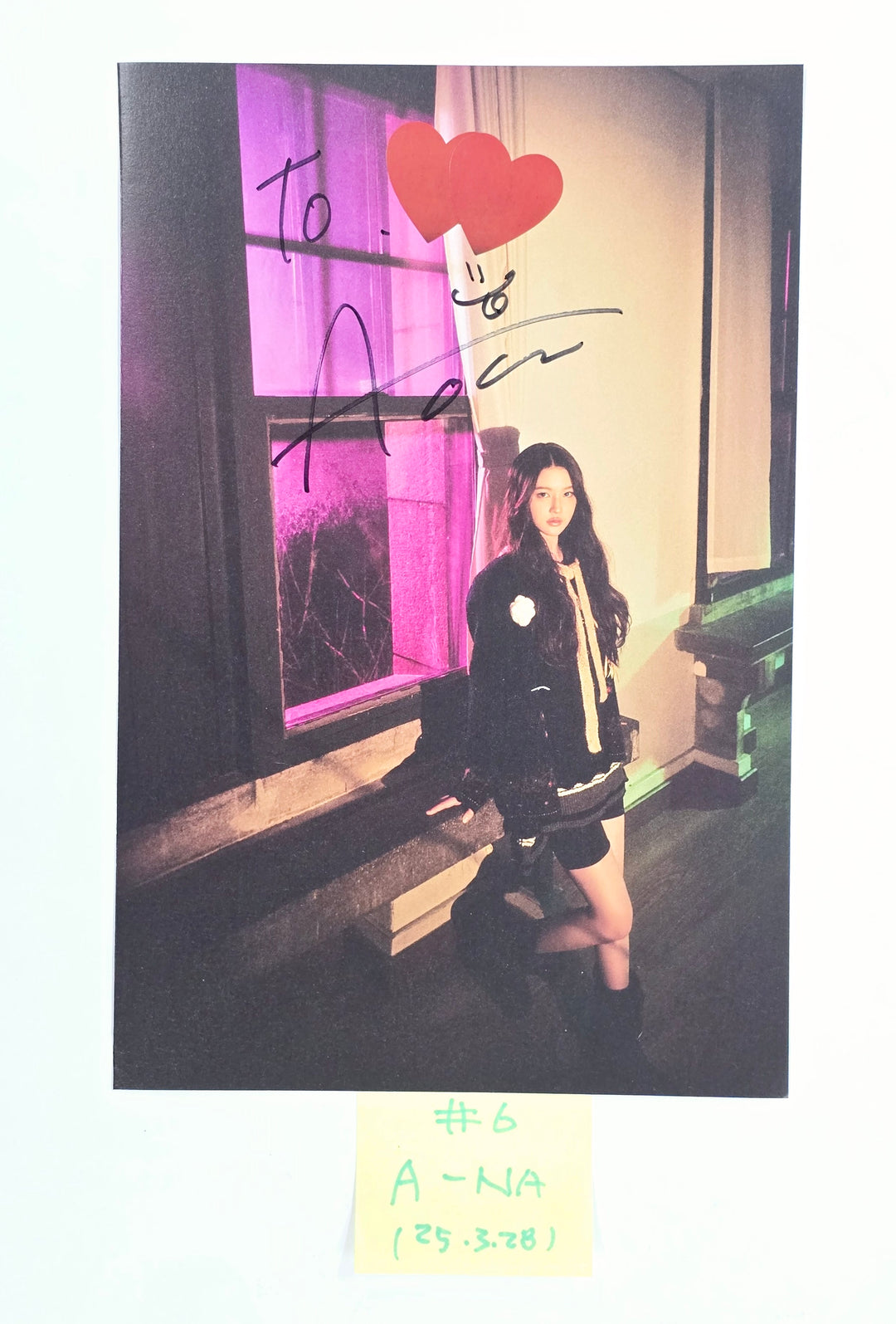 Hearts2Hearts "The Chase" - A Cut Page From Fansign Event Album [25.3.28]