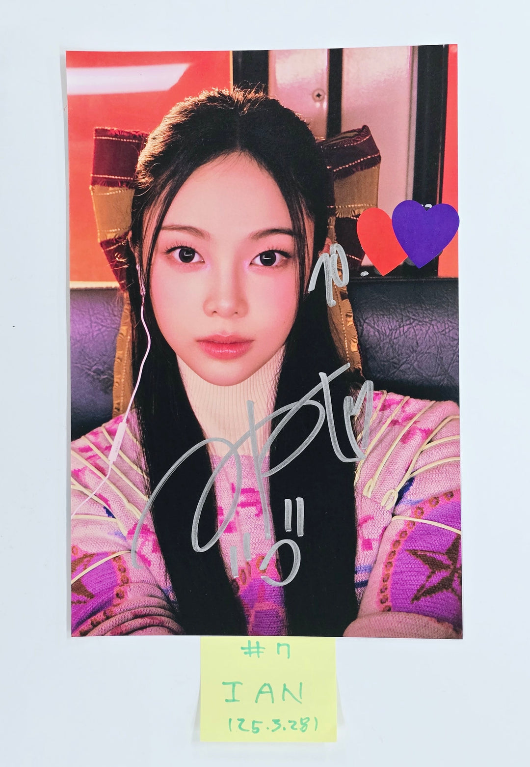 Hearts2Hearts "The Chase" - A Cut Page From Fansign Event Album [25.3.28]
