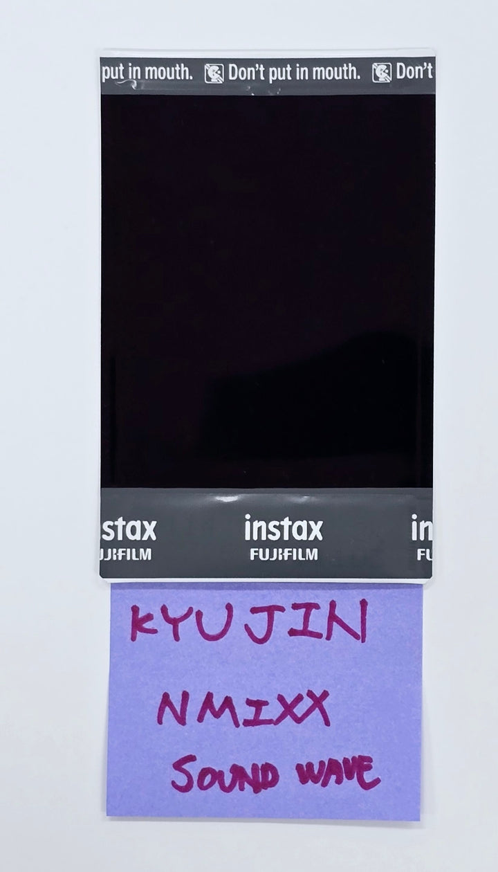 Kyujin  (Of NMIXX) "Fe3O4: FORWARD" - Hand Autograhped(Signed) Polaroid [25.3.31]