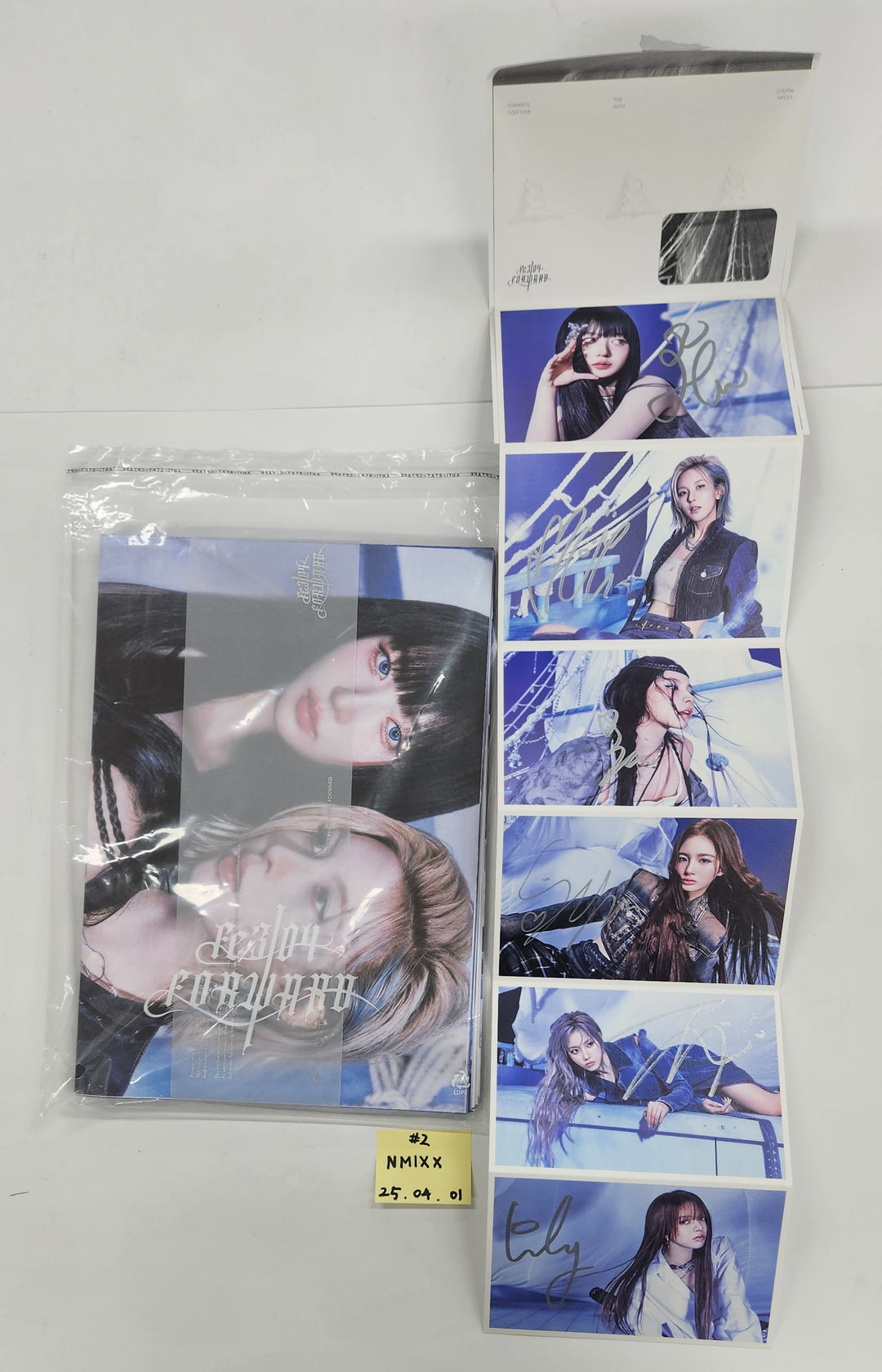 BABYMONSTER "DRIP", NMIXX "Fe3O4: FORWARD" - Hand Autograhped(Signed) Promo Album [25.4.1]