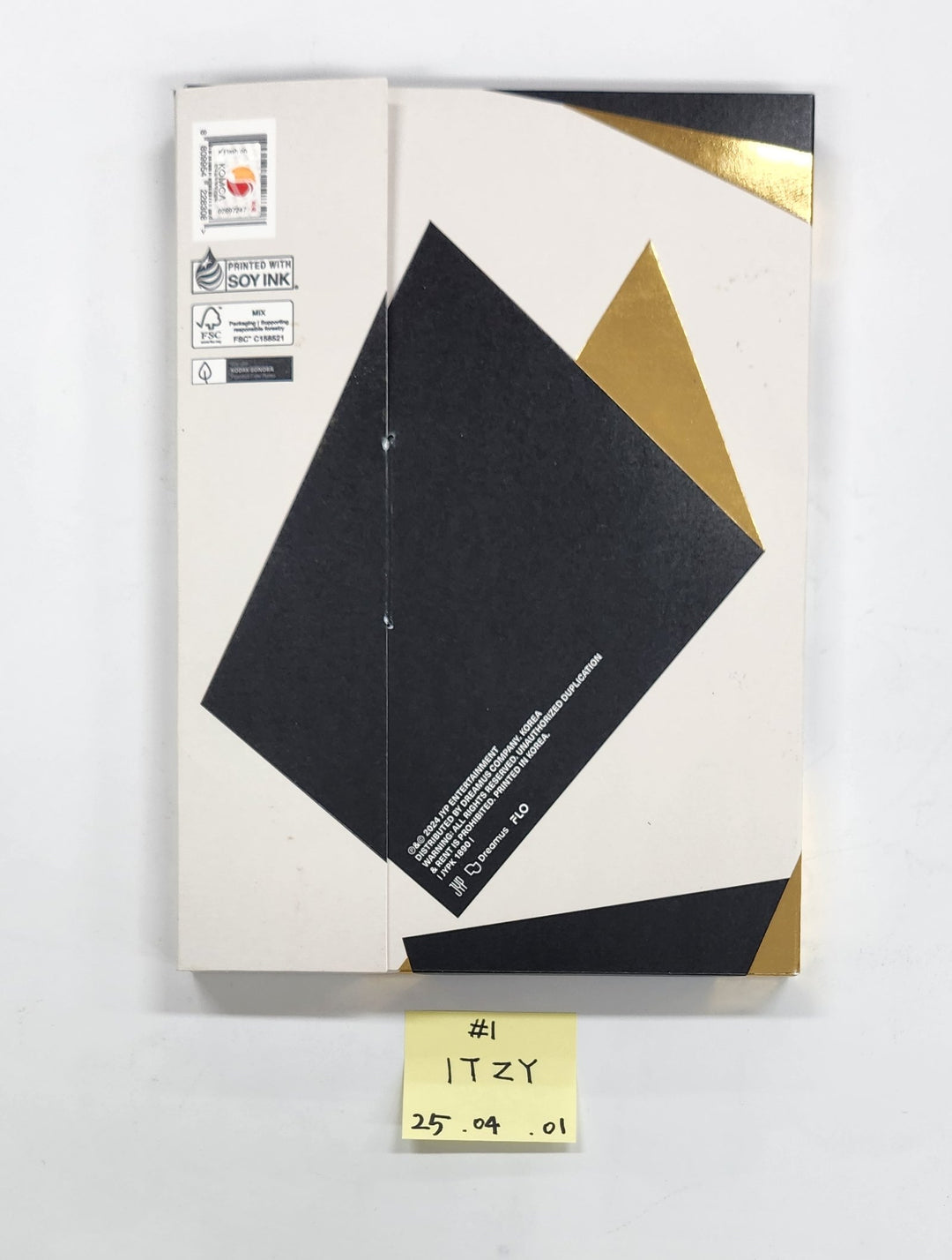 Yeji "Air", Itzy "Gold" - Hand Autograhped(Signed) Promo Album [25.4.1]