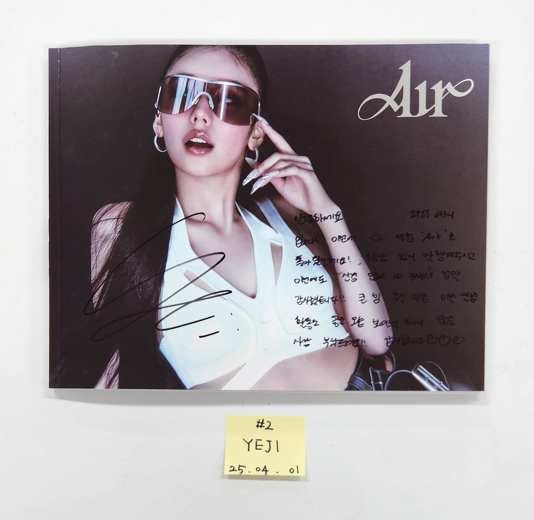 Yeji "Air", Itzy "Gold" - Hand Autograhped(Signed) Promo Album [25.4.1]