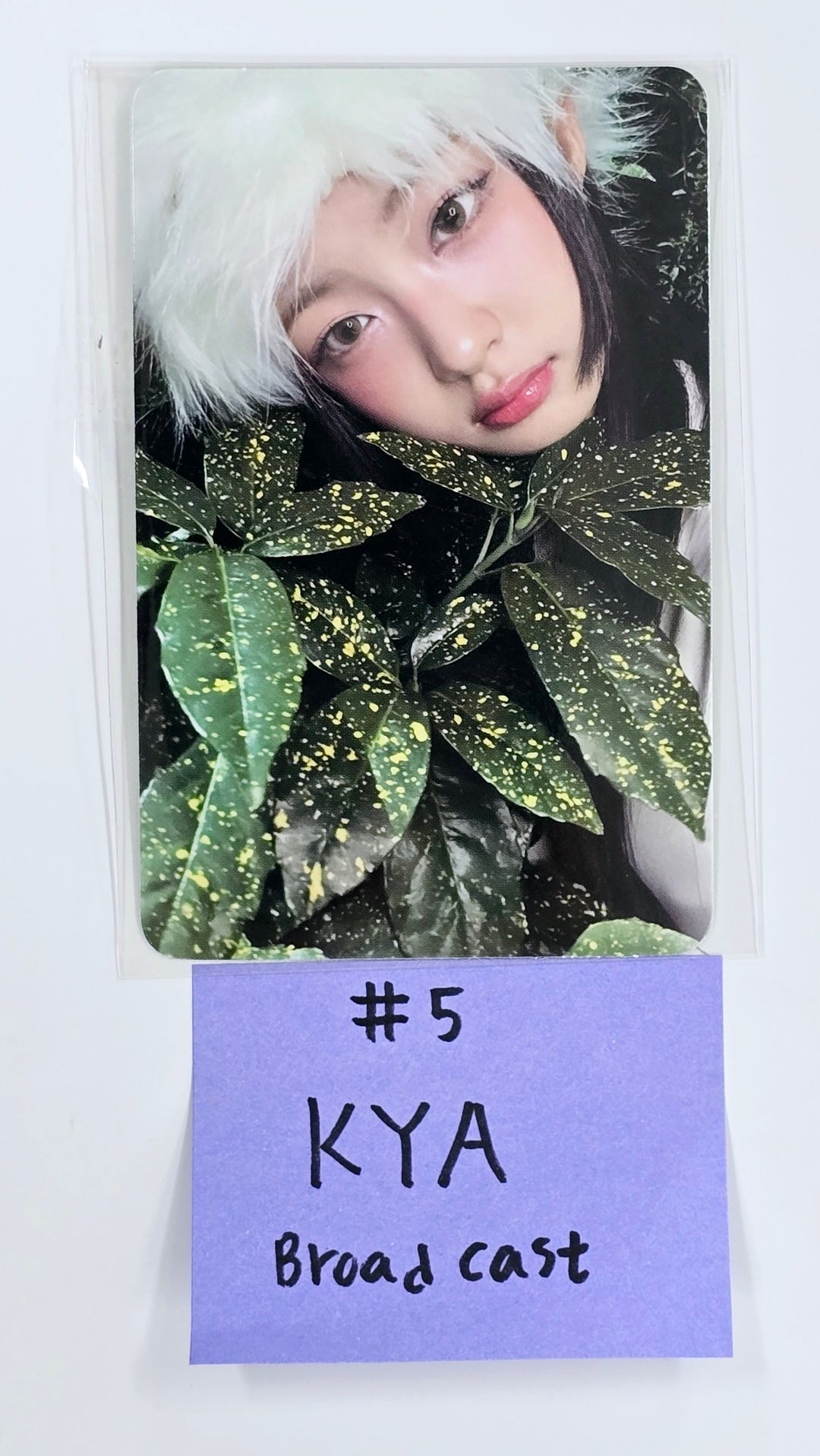 KiiiKiii "UNCUT GEM" - Broadcast Photocard [25.4.3]