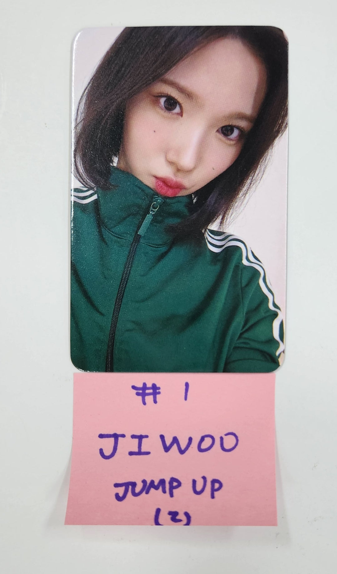 Hearts2Hearts "The Chase" - Jump Up Fansign Event Photocard [25.4.8]